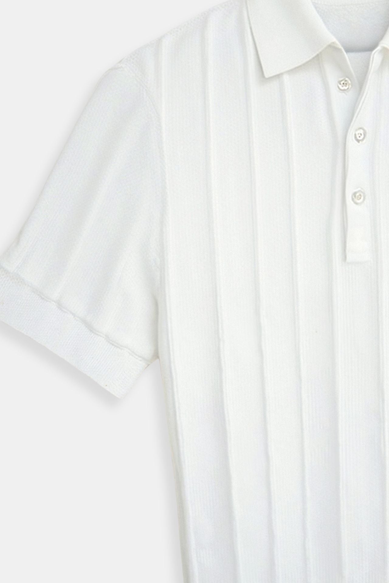 Elegantes camisetas polo para hombres en blanco – Minimalistas y atemporales