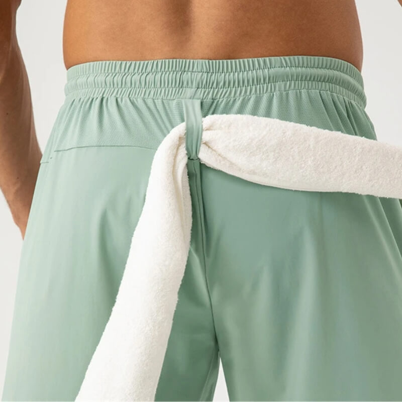 Pantalones cortos de nylon modernos para hombres en varios colores