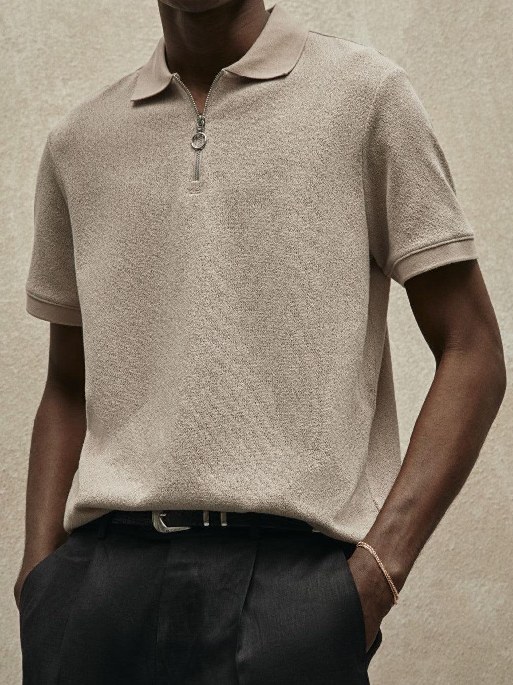 Camisa polo de punto moderna con cremallera