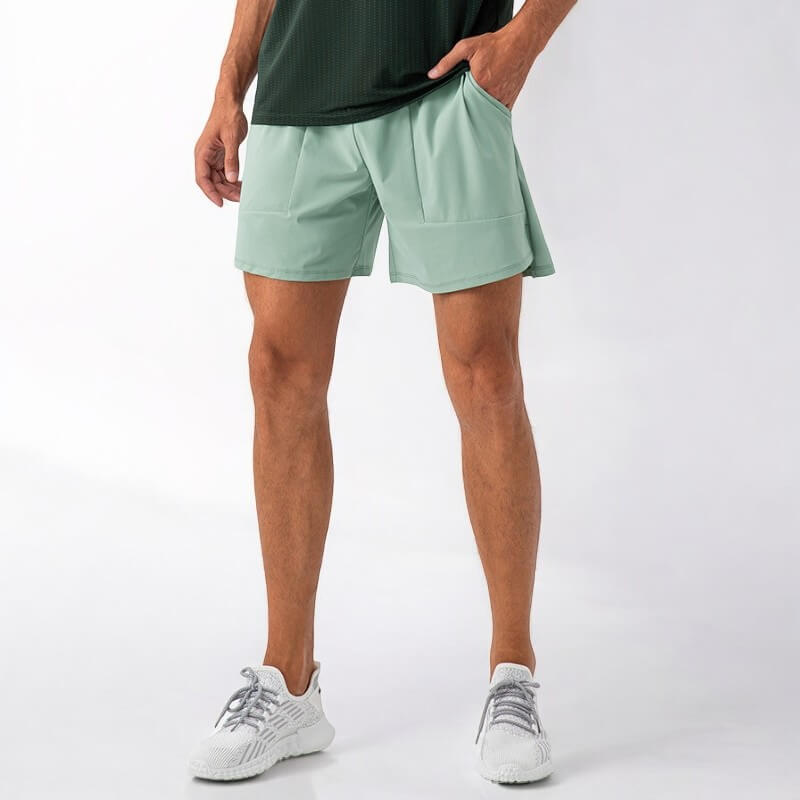 Pantalones cortos de nylon modernos para hombres en varios colores