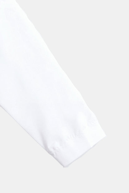 Camisa clásica de cuello alto en blanco