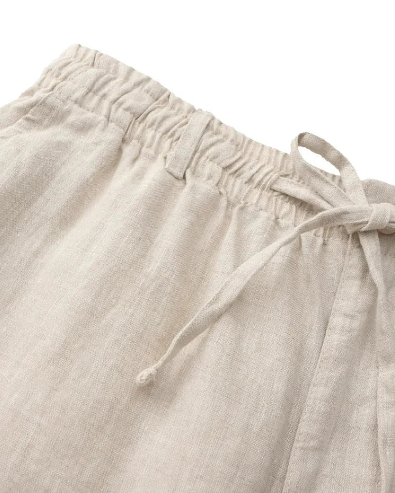 Austin | Conjunto de verano con camisa de lino, pantalones cortos y gafas de sol