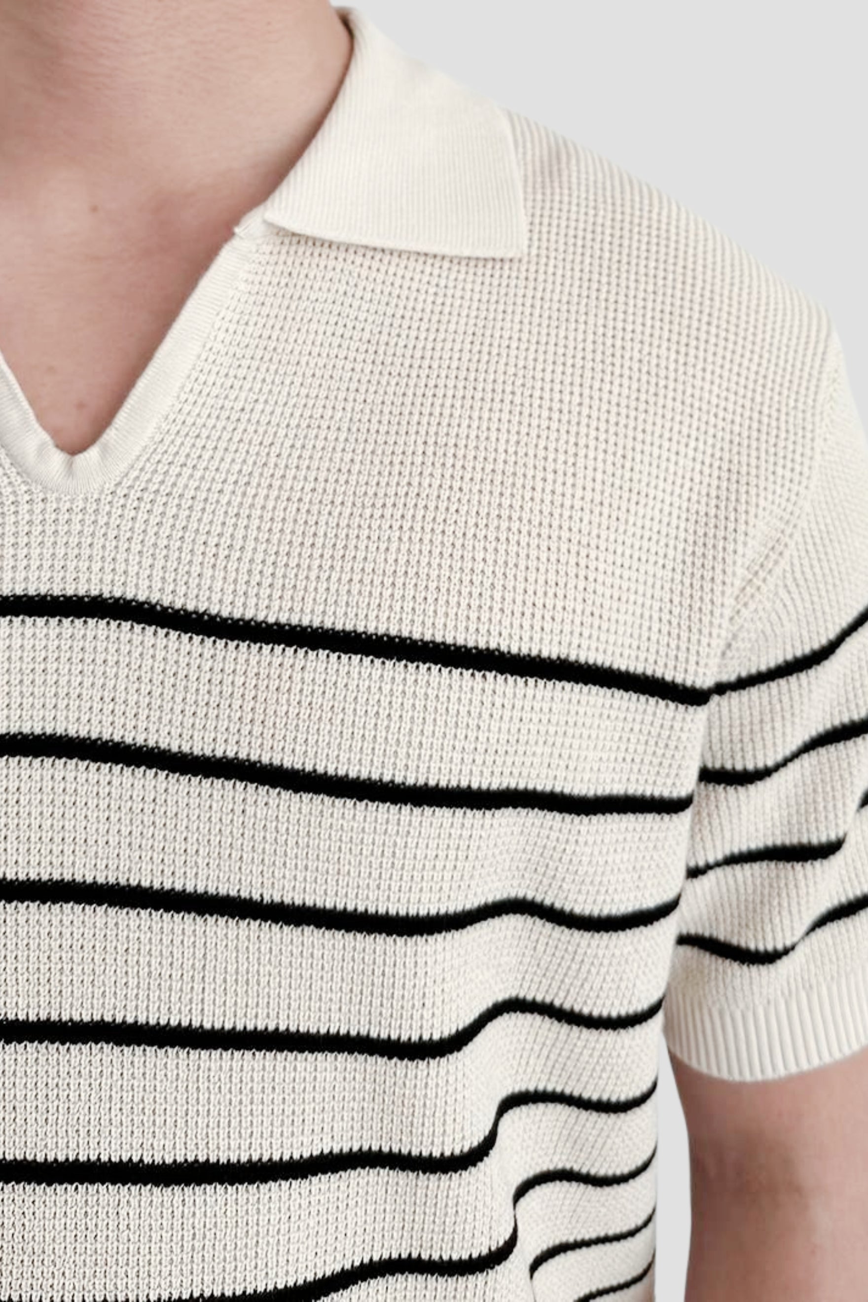 Camiseta polo de rayas para hombre con mangas cortas – Atemporal y versátil