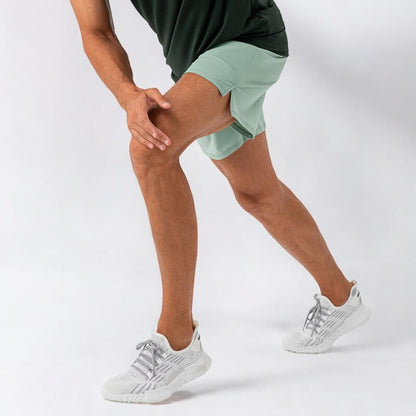 Pantalones cortos de nylon modernos para hombres en varios colores