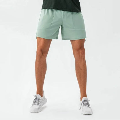 Pantalones cortos de nylon modernos para hombres en varios colores