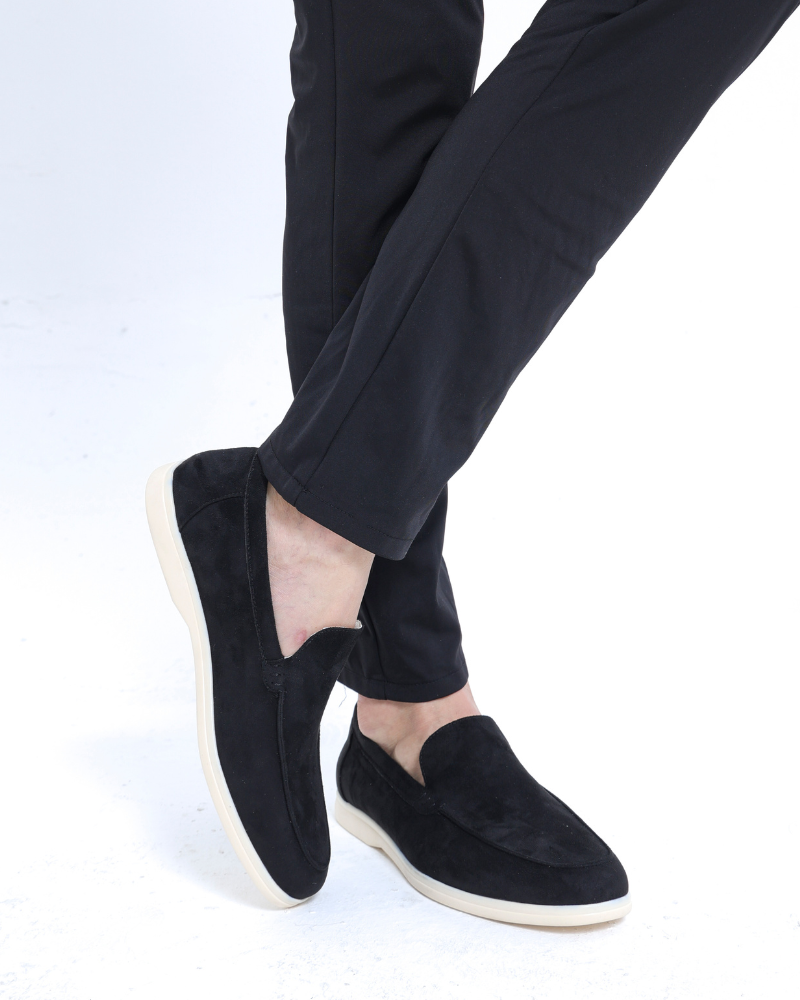 Kayden | Conjunto Todo Negro con Polo de Manga Larga, Pantalones y Mocasines de Ante