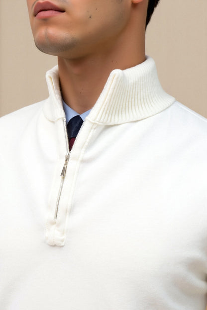 Sudadera minimalista con cuello de cremallera