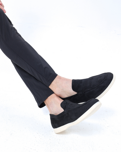 Kayden | Conjunto Todo Negro con Polo de Manga Larga, Pantalones y Mocasines de Ante