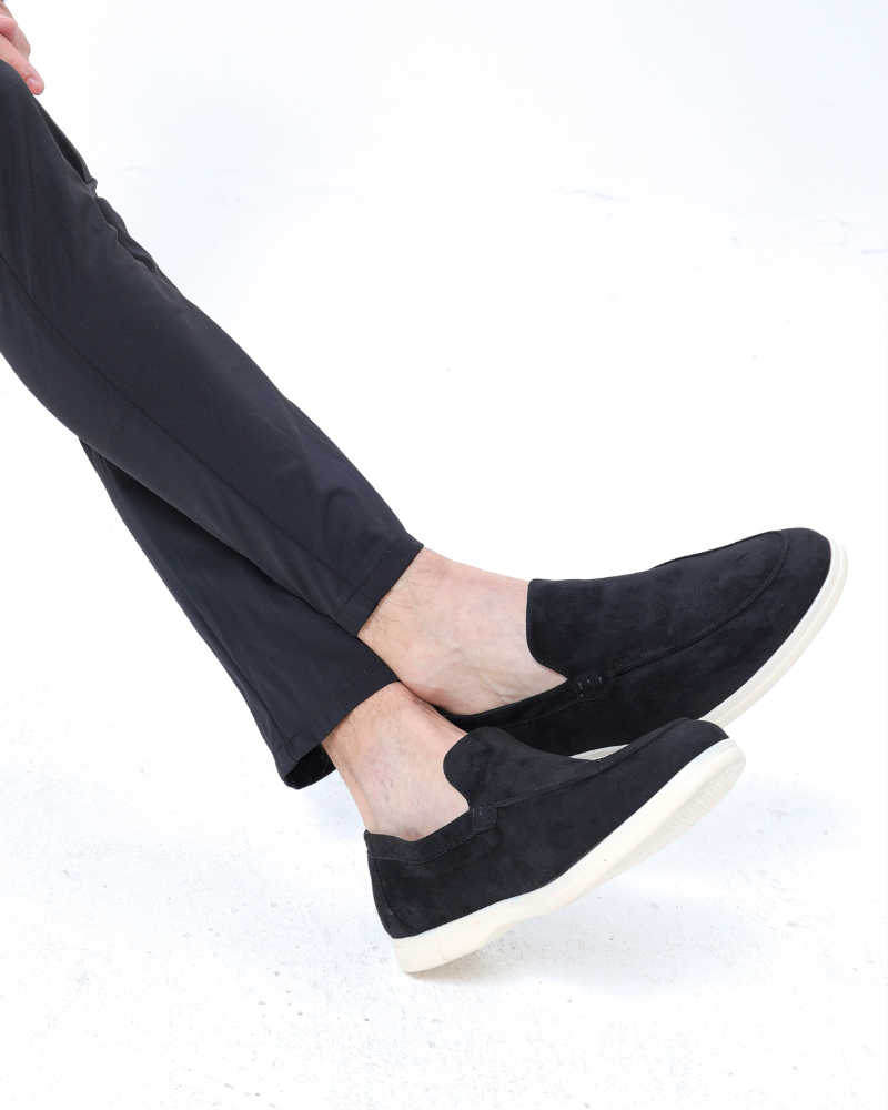 Kayden | Conjunto Todo Negro con Polo de Manga Larga, Pantalones y Mocasines de Ante