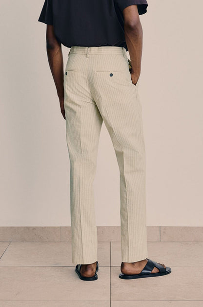 Pantalones de traje para hombre con rayas – Elegancia en estilo Old-Money