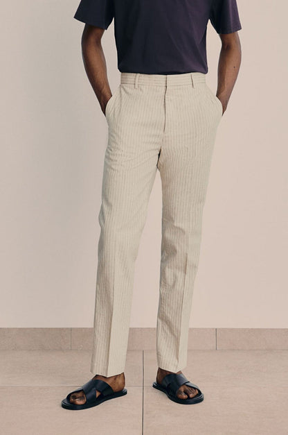 Pantalones de traje para hombre con rayas – Elegancia en estilo Old-Money