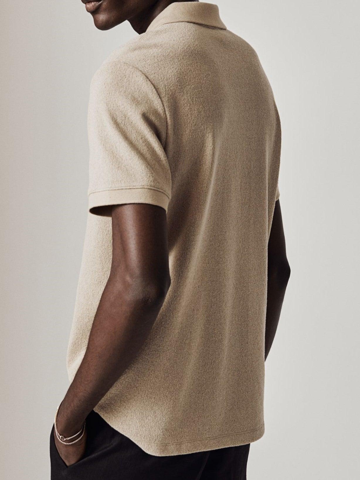 Camisa polo de punto moderna con cremallera