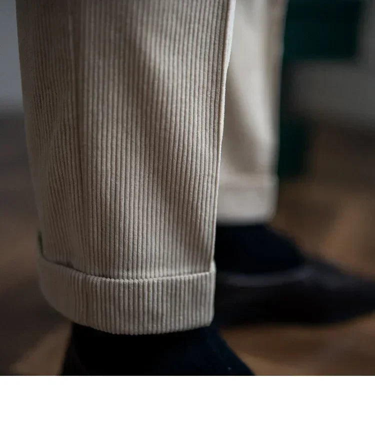Frank | Pantalones de hombre de pana, estilo cómodo y ajuste perfecto