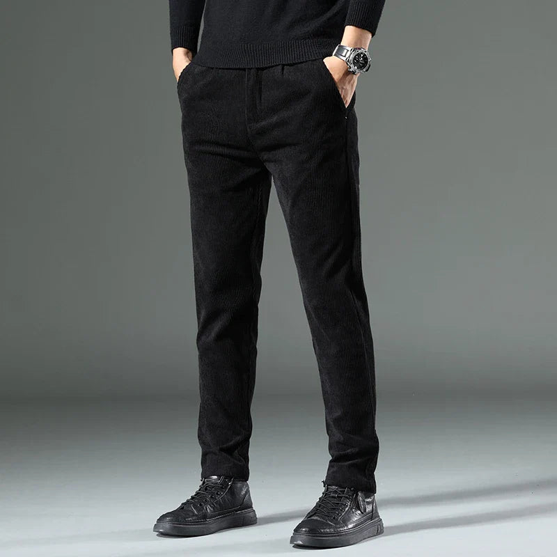 Luca | Chino Moderno - Negro