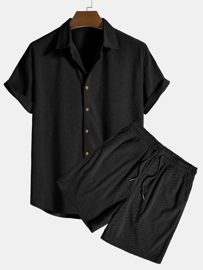 Elegantes conjunto de punto para hombres en apariencia de canalé fino | Camisa y pantalones cortos