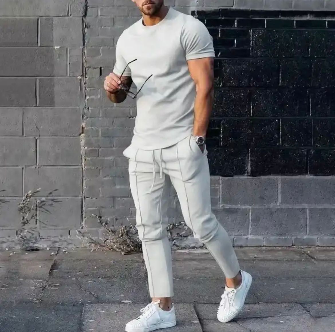 Conjunto de Ocio para Hombre – Dos Piezas con Camiseta y Pantalón en Corte Slim Fit Moderno