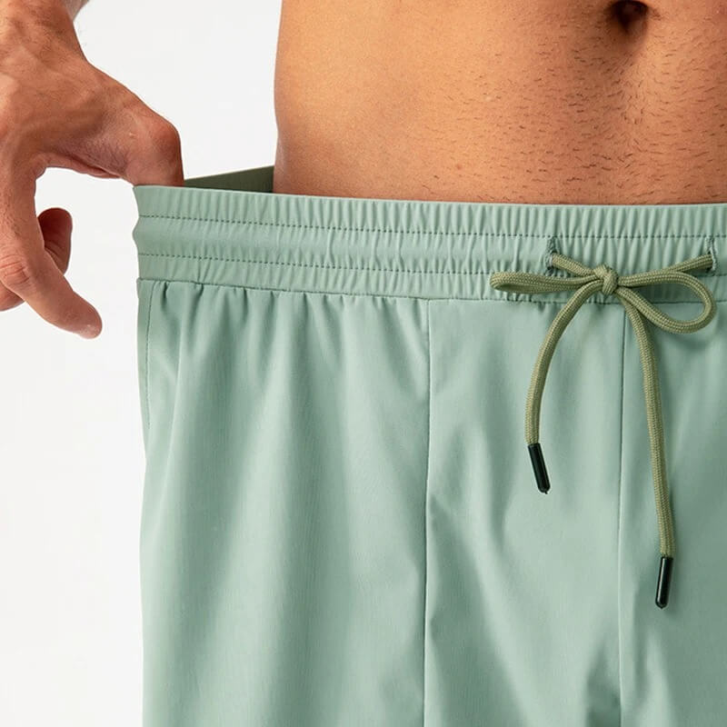 Pantalones cortos de nylon modernos para hombres en varios colores