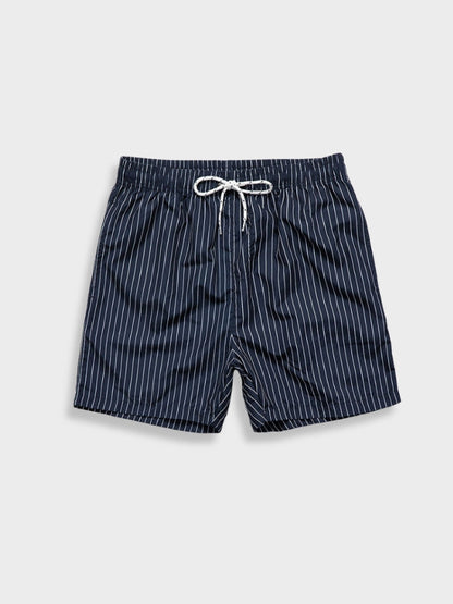 Conjunto de Verano Marítimo para Hombre | Camisa a Rayas y Pantalones Cortos